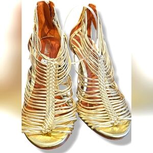 Womens strappy heeled shoes